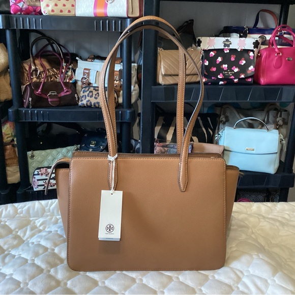 Tory Burch NWT camel brown pebbled shoulder bag with gold hardware - Picture 2 of 16